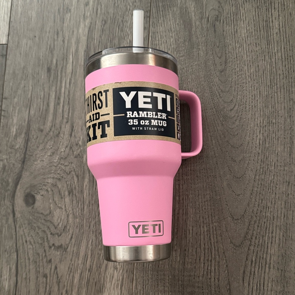 New!! 35 oz Yeti with straw